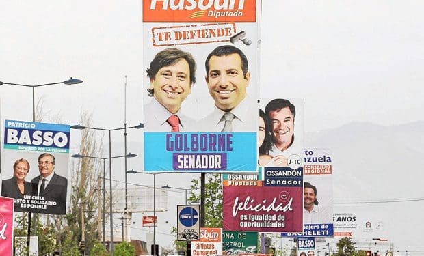 Carteles electorales. Para no favorecer ninguna opción política, TuPeriódico ha utilizado una imagen representativa de unas elecciones en Chile en 2013