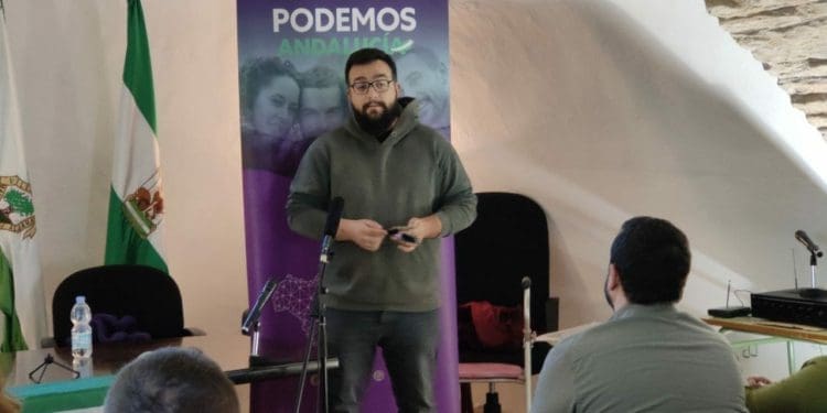 Juanma Santos, durante una intervención en el encuentro que Podemos Sevilla mantuvo recientemente